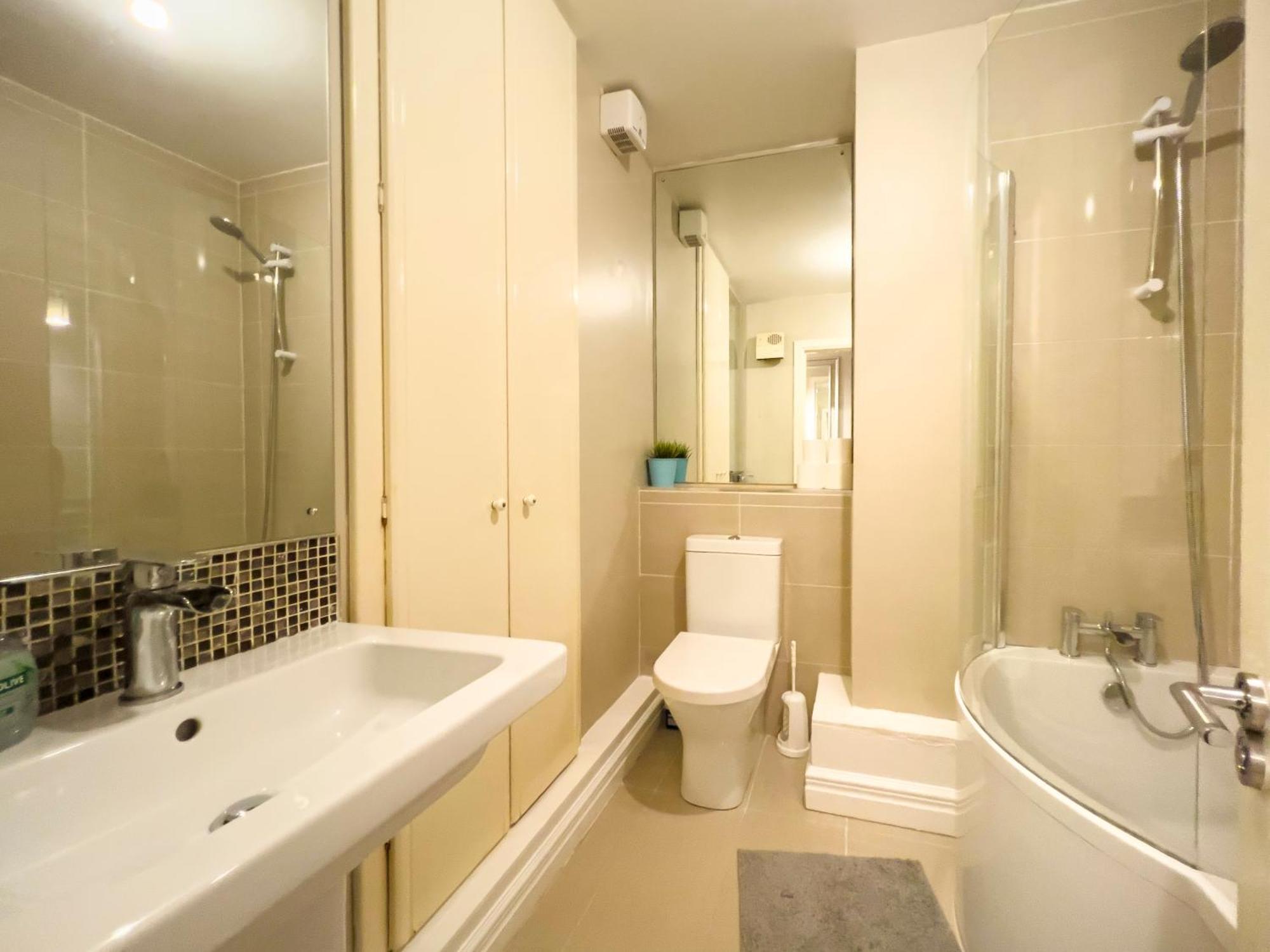 The Picasso - Trendy 2 Bd Ap- 4 - Super Fast Wifi Dublin