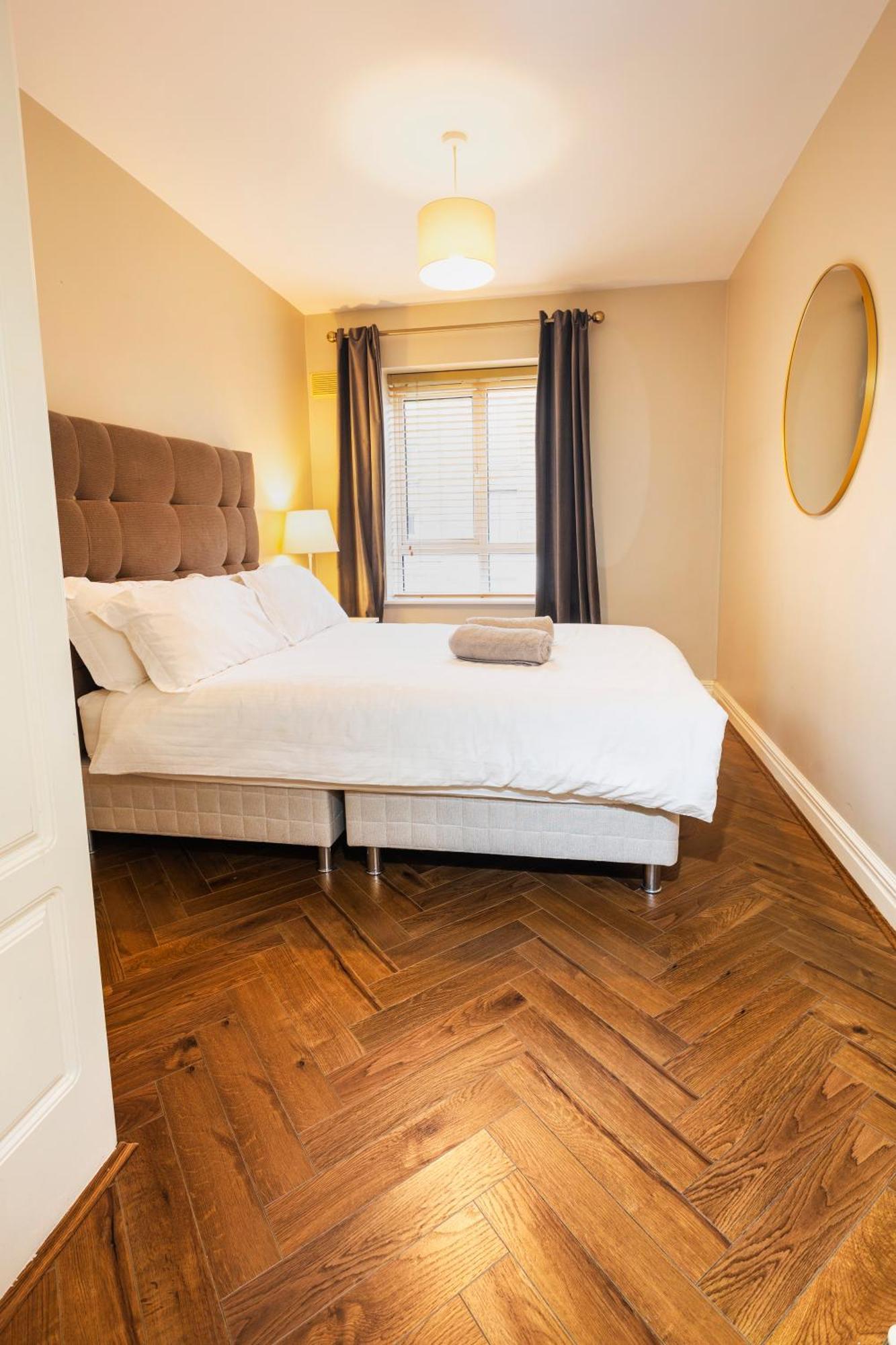 Apartment The Picasso - Trendy 2 Bd Ap- 4 - Super Fast Wifi *