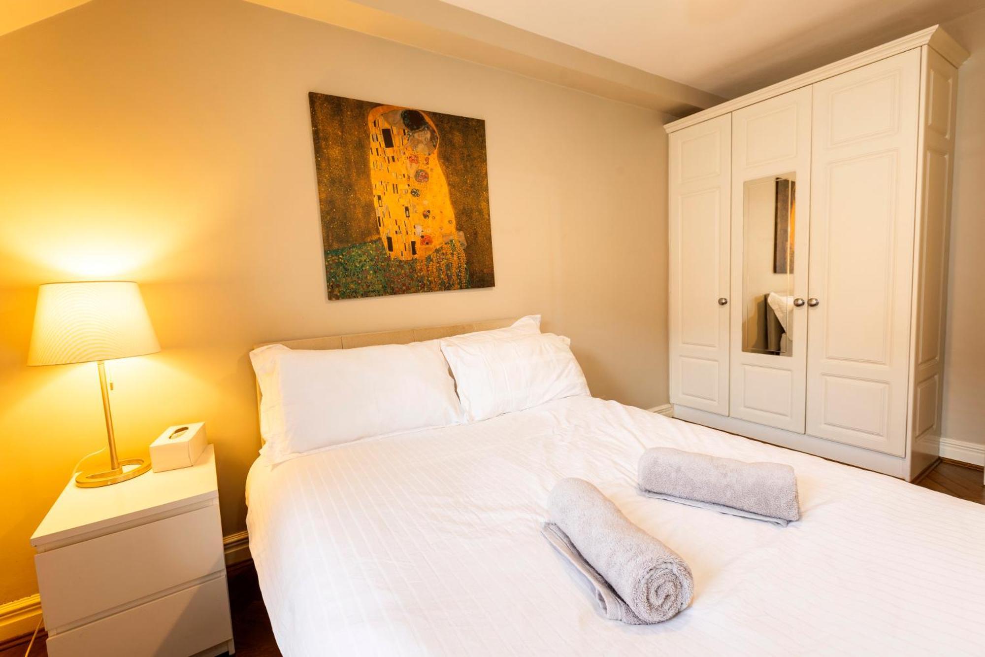 The Picasso - Trendy 2 Bd Ap- 4 - Super Fast Wifi Dublin